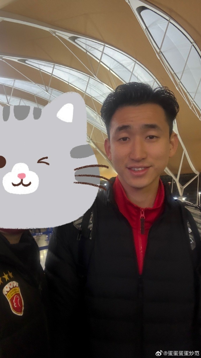 大乐透开奖结果查询-博主晒图:海港启程赴海外冬训,安永佳和张源现身