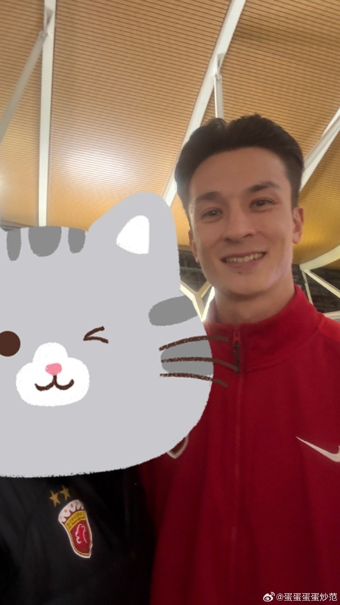 大乐透开奖结果查询-博主晒图:海港启程赴海外冬训,安永佳和张源现身