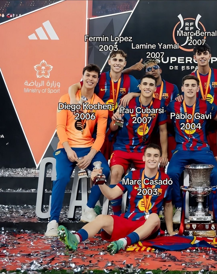 超级大乐透开奖结果-巴萨最宝贵的财富!拉玛西亚13人西超杯夺冠合影,一半以上是U21