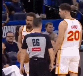 1744791641939033341.gif 大乐透开奖结果今天奖-球砸裁判、抢断裁判、戏耍裁判!吹扬嘲弄比赛遭驱逐