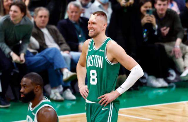 1745490101894046572.png 大乐透开奖结果-头破血流又何妨?绿军巨塔演绎NBA版斯巴达300勇士