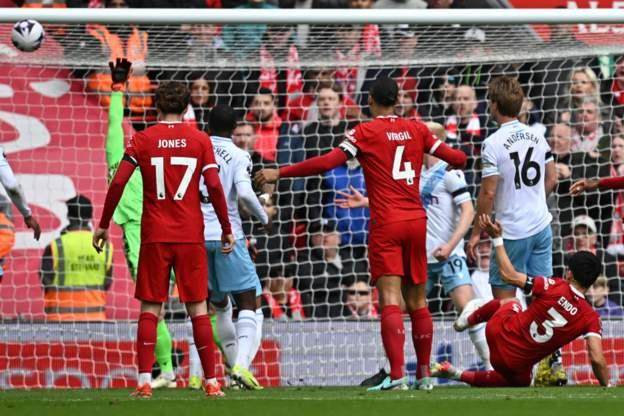 1713102318755076494.jpg 大乐透开奖结果查询-【英超】埃泽破门,罗伯逊救险,利物浦0-1水晶宫